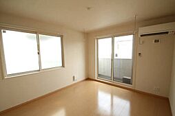 ブルーバード 2階1Kのリビング/ダイニング