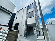 西新井大師西駅より徒歩10分 築1年8ヶ月 3階建の賃貸物件