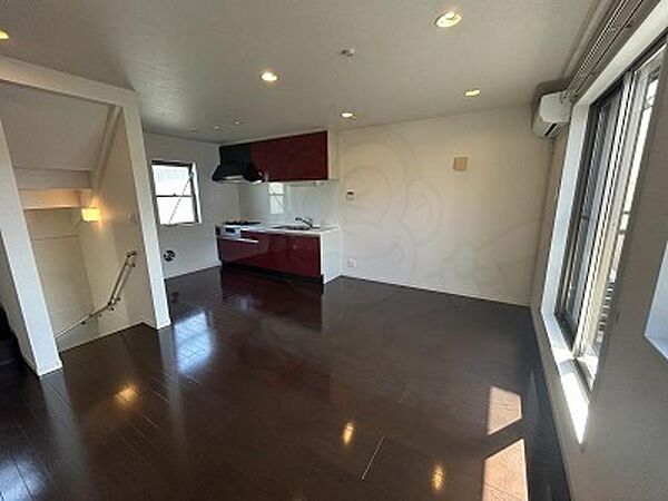 detached 東京都三鷹市新川６丁目

地図を見る