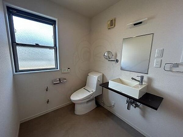 detached 東京都三鷹市新川６丁目

地図を見る