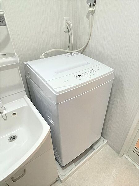 画像16:室内洗濯機置き場、洗濯機付きです。