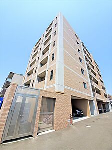 外観：RC造7階建オートロックマンション