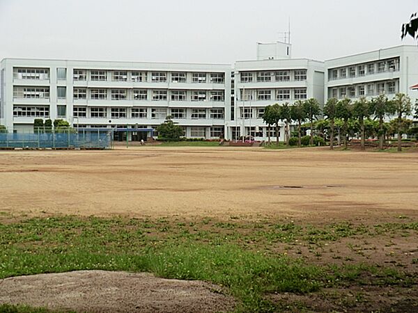 牛久市立下根中学校（1600m）