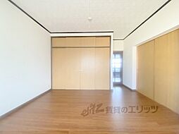 京都市営烏丸線 北大路駅 バス13分 神光院前下車 徒歩2分の賃貸マンション 1階2LDKのリビング/ダイニング