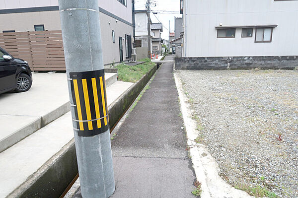 東側は通路になっているので開放感があります。