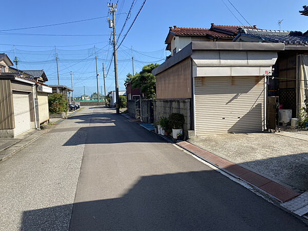 前面道路は6m！
