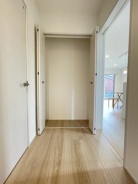 1階廊下収納