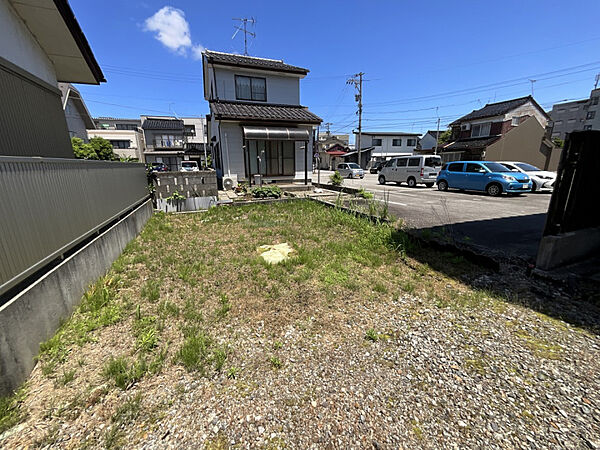 敷地内から見た北側の様子