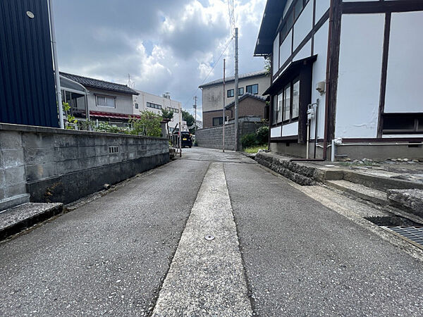 前面道路(北側→南側)