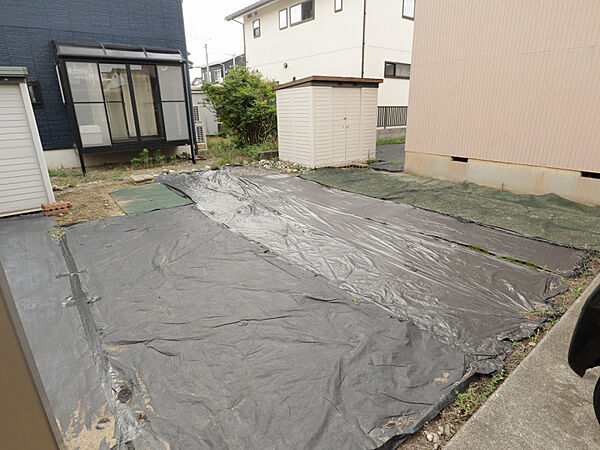 お庭　駐車場、家庭菜園など使用方法はご自由に♪