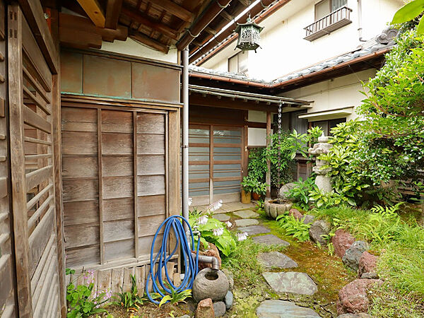 玄関外