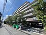外観：緑と調和する気品あるたたずまい。