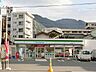 周辺：ファミリーマート／小倉上富野店 (410m)