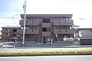 門司駅より徒歩17分 築6年10ヶ月 3階建の賃貸物件