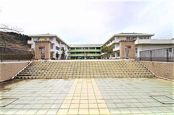 detached 宮城県亘理郡亘理町逢隈鹿島字倉庭
地図を見る