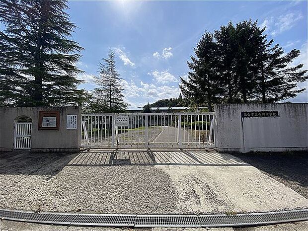 仙台市立寺岡中学校 徒歩10分。 740m