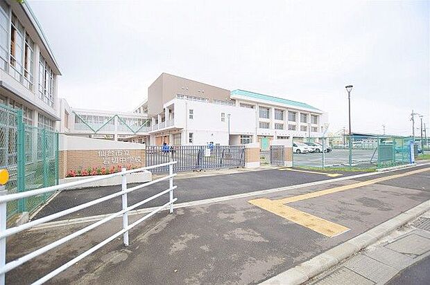 仙台市立岩切中学校 徒歩20分。 1540m