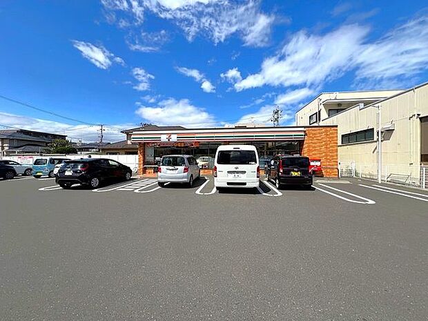 セブンイレブン仙台銀杏町店 徒歩10分。 730m