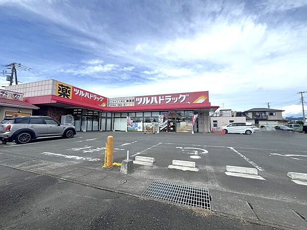 ツルハドラッグ鹿島店 徒歩9分。 700m