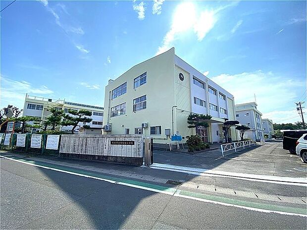 仙台市立向陽台小学校 徒歩13分。 1000m