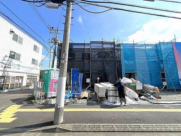 前面道路含む外観