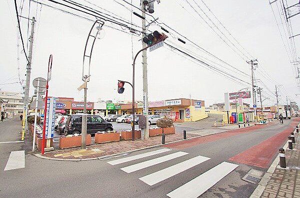 スーパービッグ原町店 徒歩5分。 380m