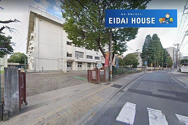 仙台市立片平丁小学校 徒歩12分。 910m