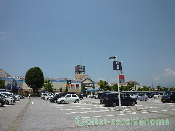 複合モール「長浜楽市まで4528m」