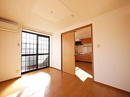 ベルウッド・40　C 201 2階3DKのリビング/ダイニング