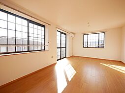 メゾンヒルズ・モトミヤ 201 2階2LDKのリビング/ダイニング