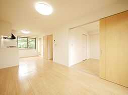 ラフレシールA 302 3階1LDKのリビング/ダイニング