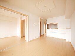 メゾンヒルズ・モトミヤ　II 203 2階2LDKのリビング/ダイニング