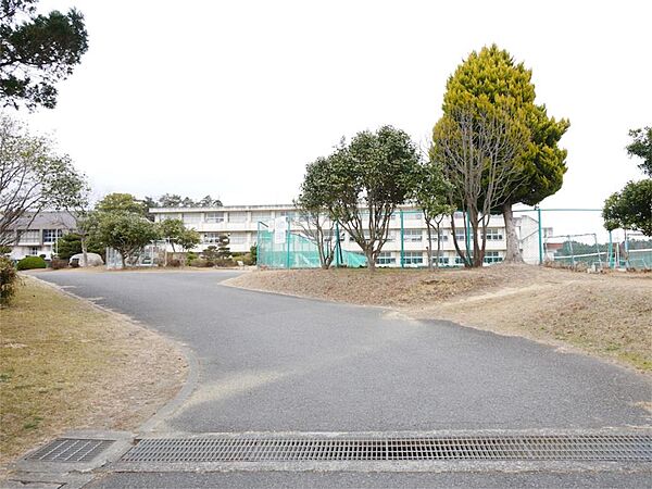 画像23:日立市立豊浦中学校（2492m）