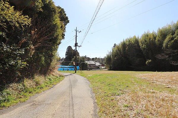 東側接道・北側から南方向