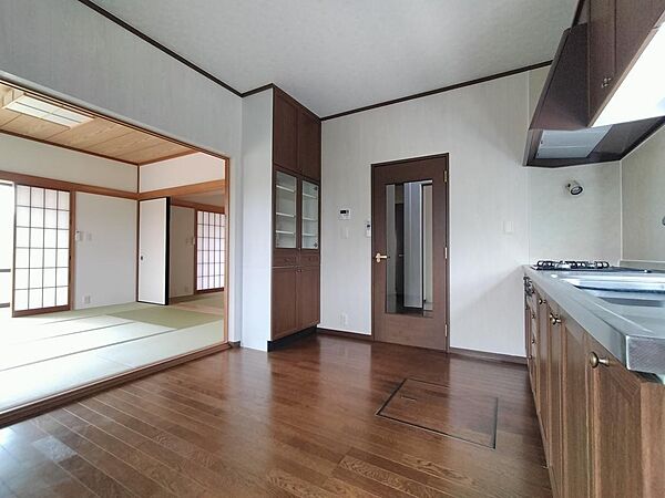 1階ダイニングキッチン