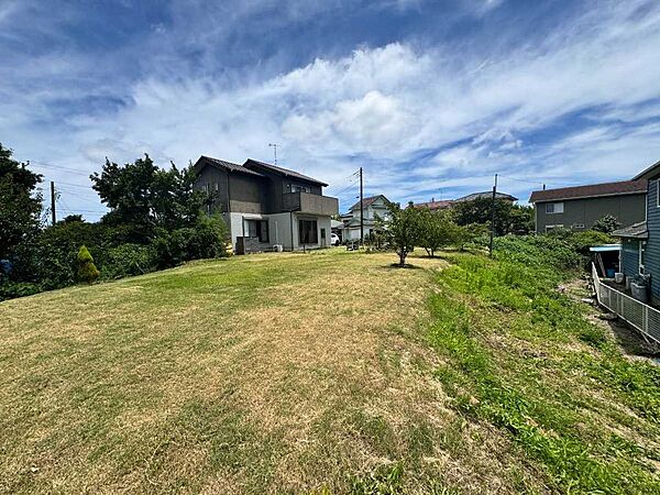 敷地西側から東方向