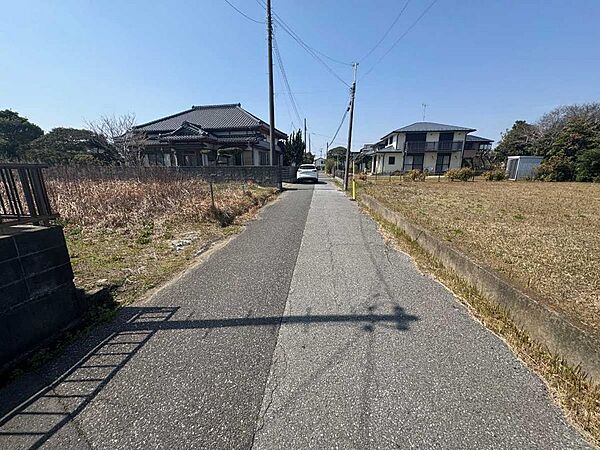 北側接道・西側から東方向