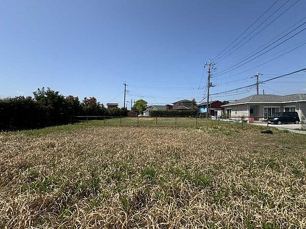 敷地東側から西方向