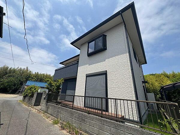 建物南側より