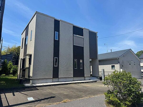 建物北側より