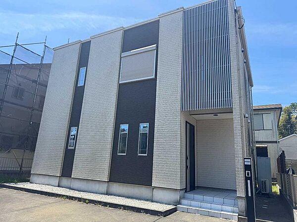 建物北側より