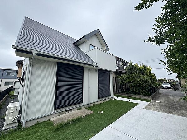 建物南側より
