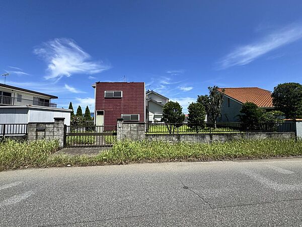 敷地西側より