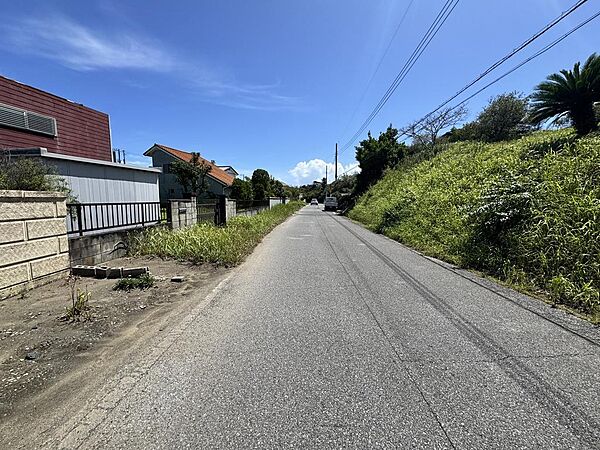 西側接道・北側より南方向