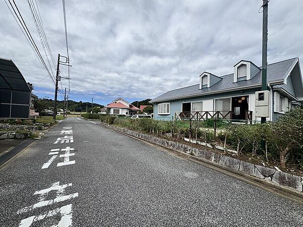 南側道路　東側から西方向
