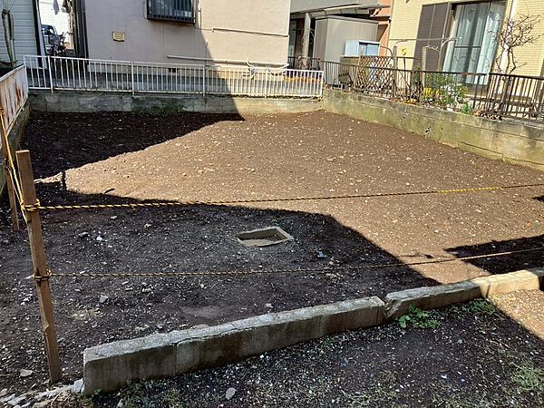 南西側が道路に面しており、陽当たり良好です！