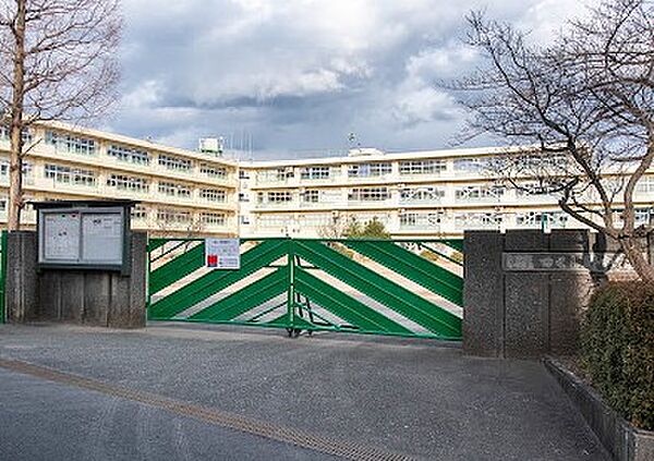 町田市立つくし野中学校