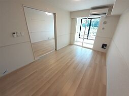 リヴァーサイド・フィオーレ　II 103 1階1LDKのリビング/ダイニング