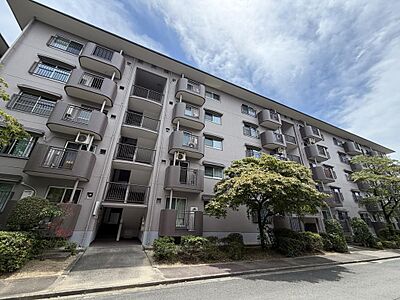 外観：南海泉北線「光明池」徒歩13分！新檜尾台小学校徒歩約3分(約180m)