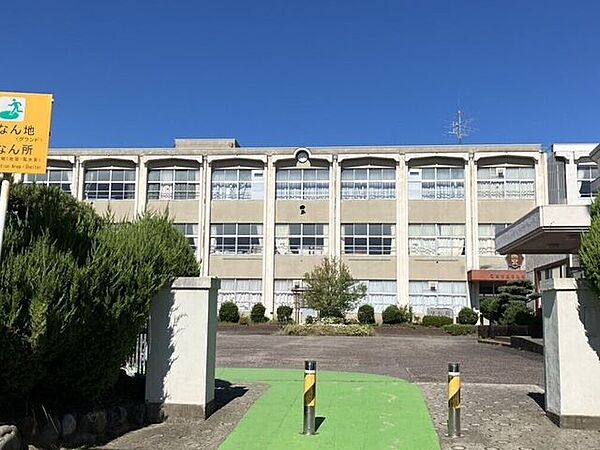 布袋北小学校 170m
